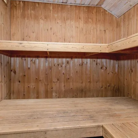 Semesterbostad Lovely In With Sauna *
